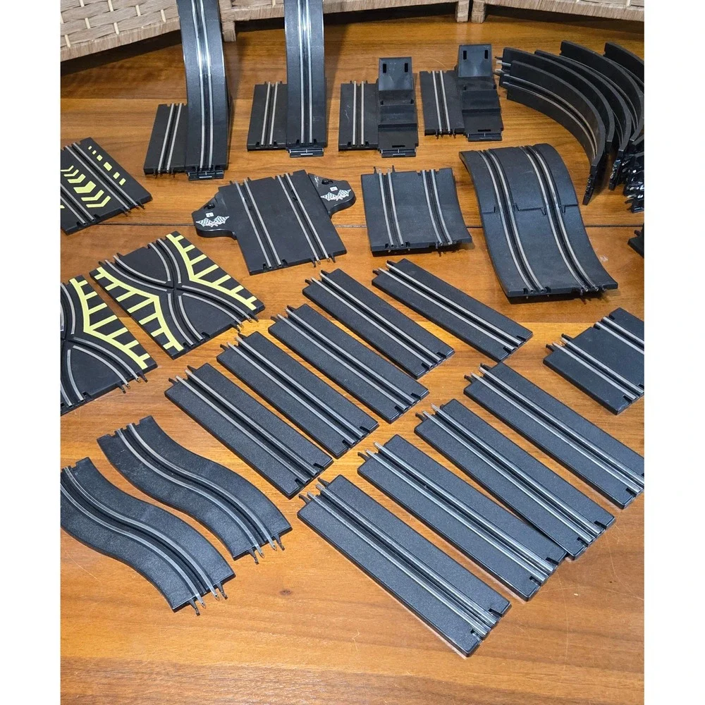 Vintage Slot Car Track Pieces Bulk Lot Curves Straights Risers Crossovers HO‎